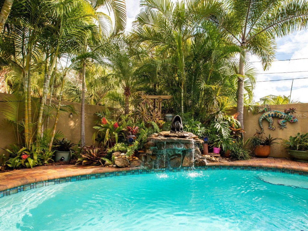 1737 Bay Street Sarasota FL 34236 A4674614 image54