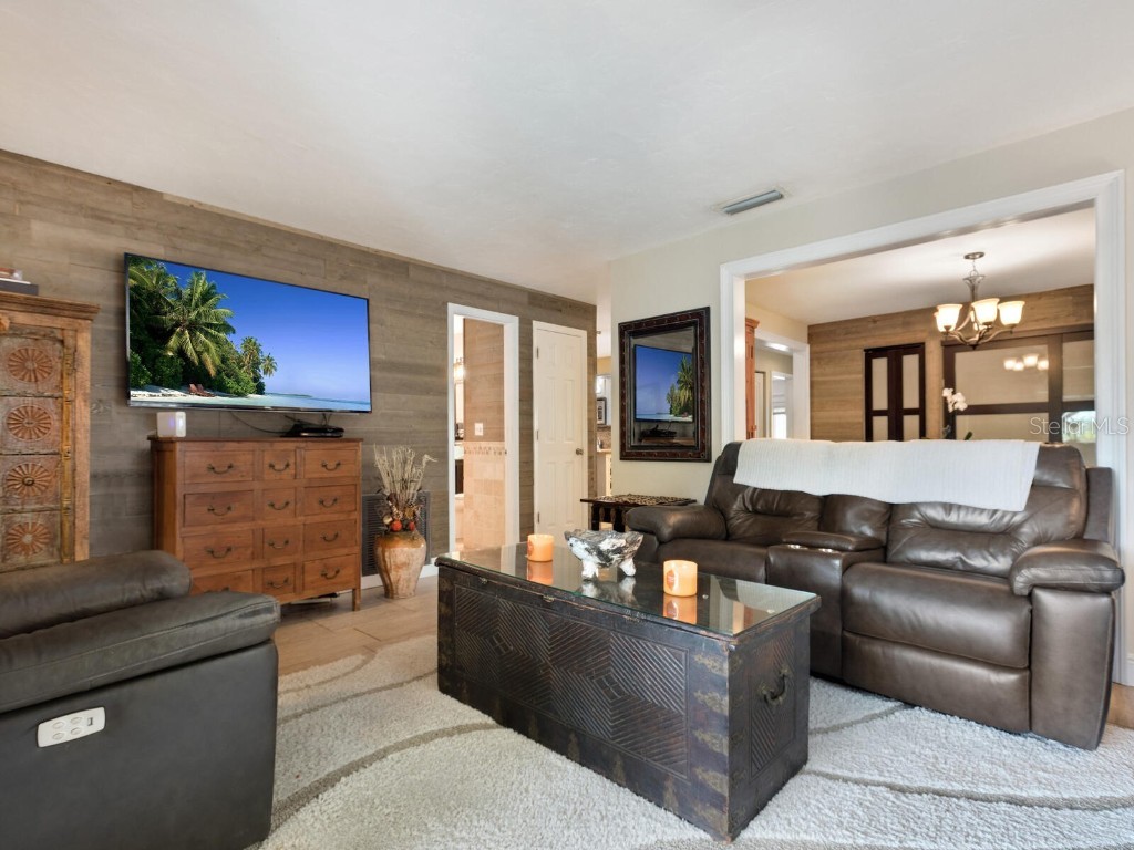 1737 Bay Street Sarasota FL 34236 A4674614 image7