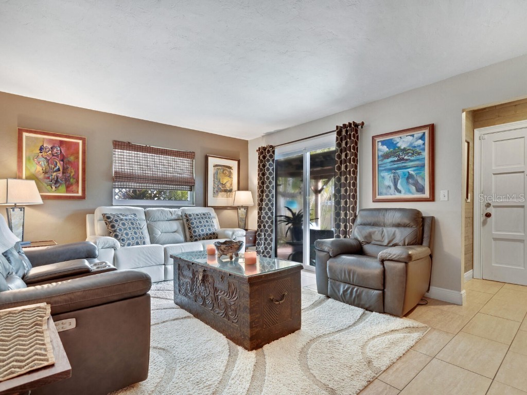 1737 Bay Street Sarasota FL 34236 A4674614 image8