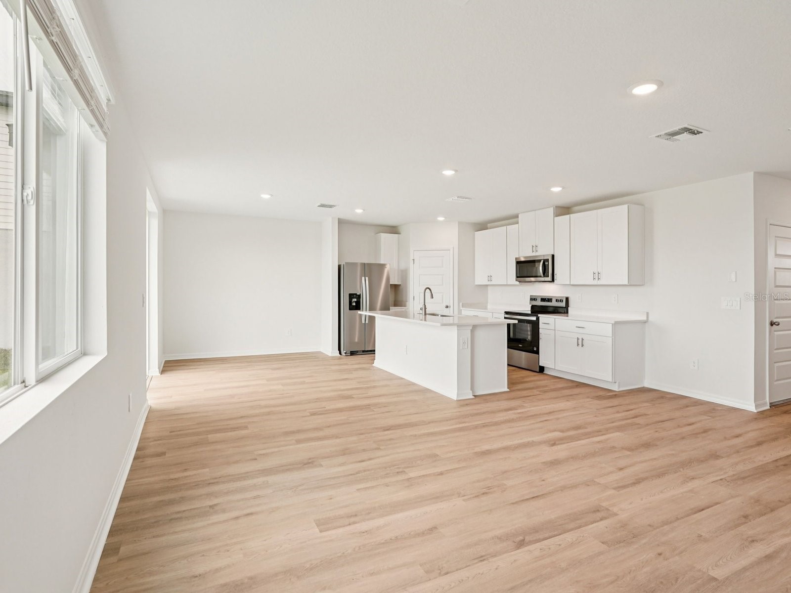 1737 Brekey Way Zephyrhills FL 33541 TB8472456 image5