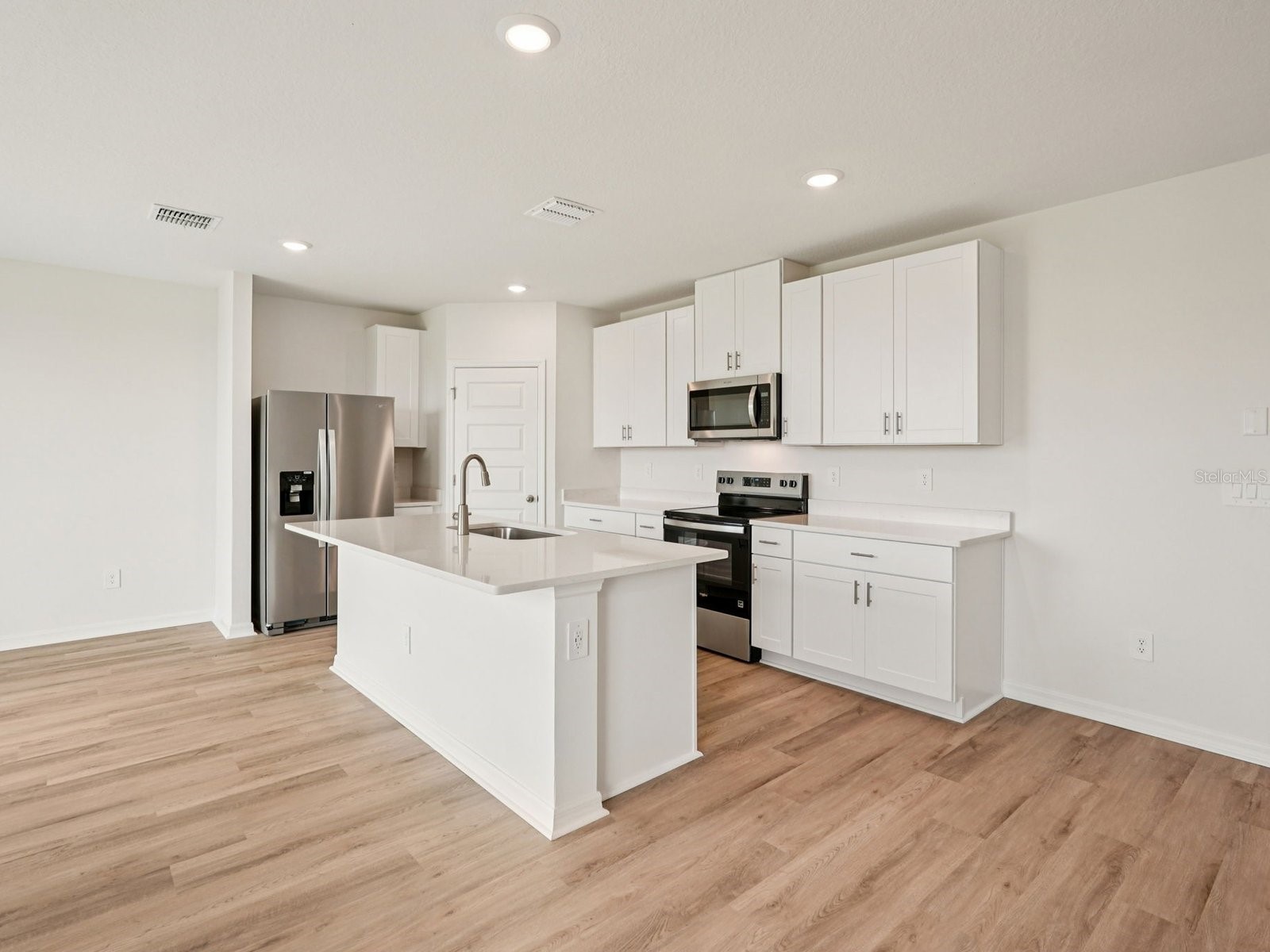 1737 Brekey Way Zephyrhills FL 33541 TB8472456 image8