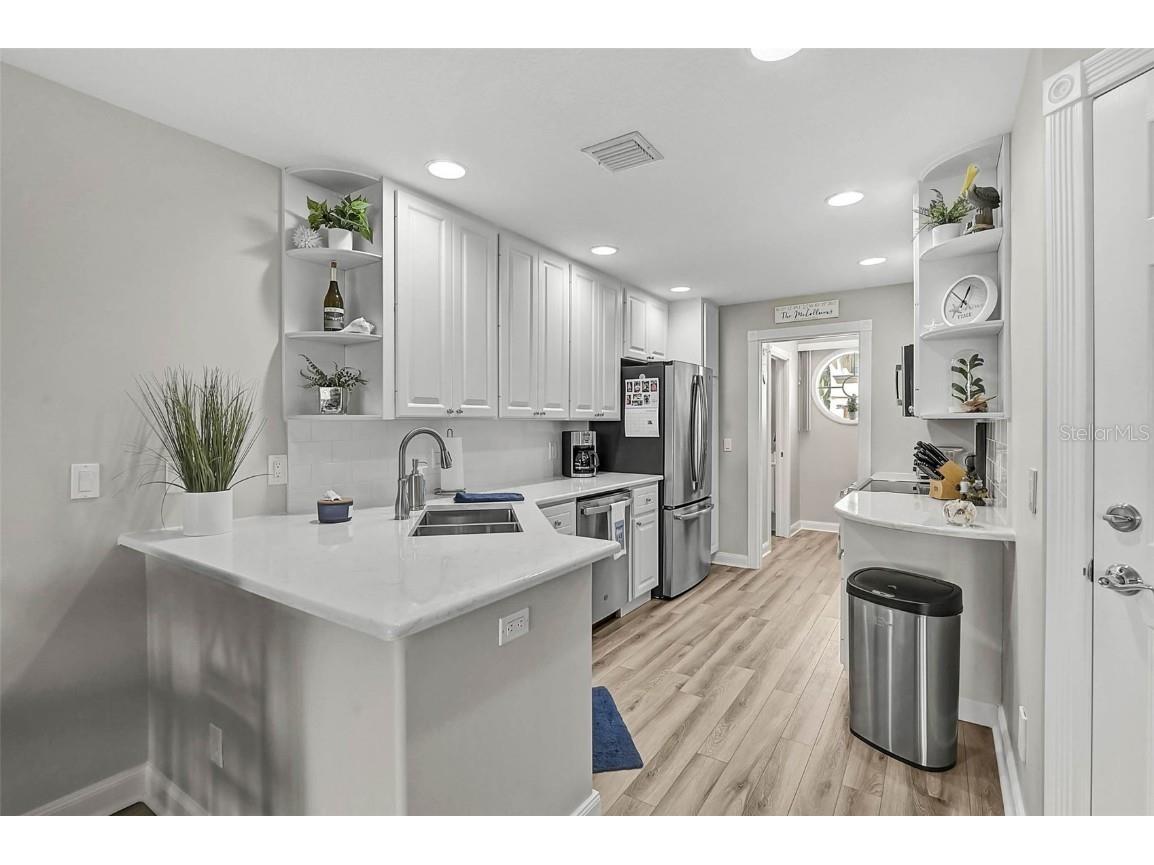 1737 Burgos Drive Sarasota FL 34238 A4668004 image10