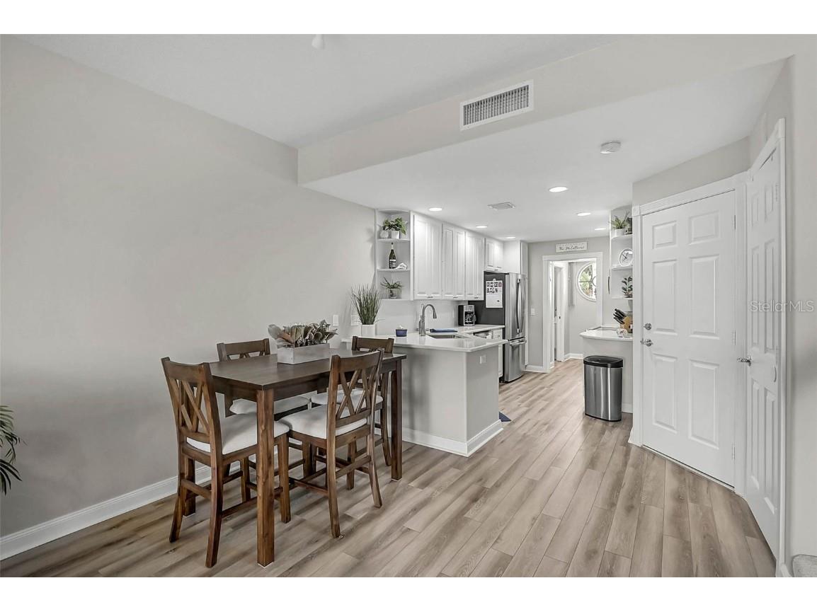 1737 Burgos Drive Sarasota FL 34238 A4668004 image8