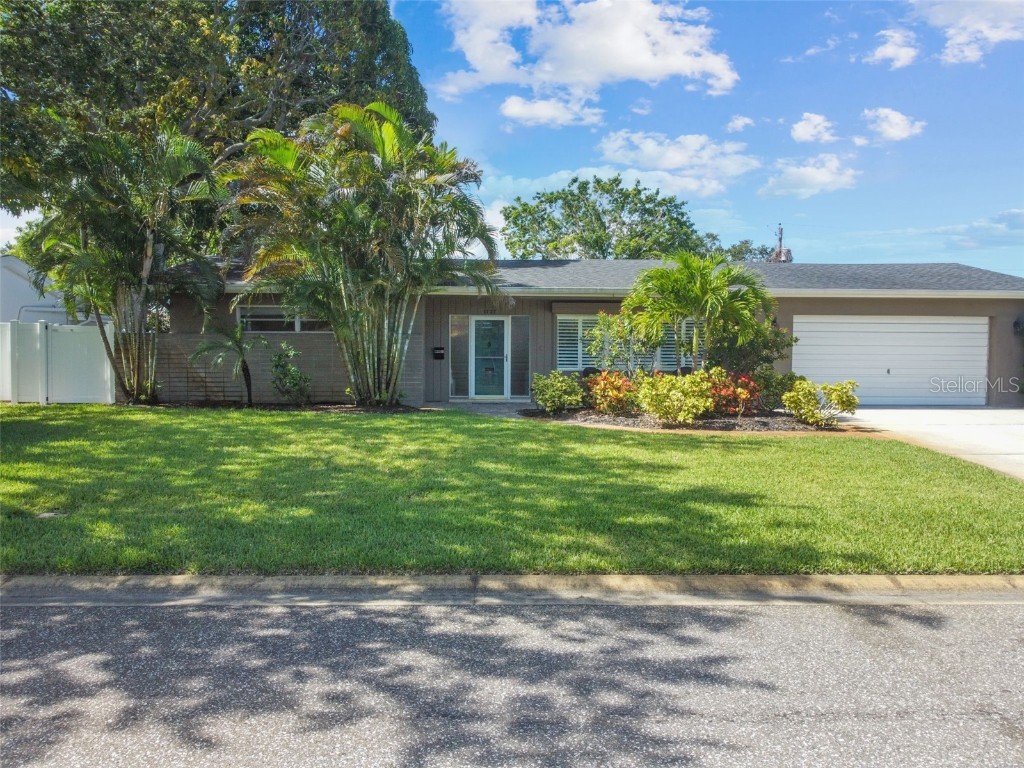 1737 Laurie Lane Belleair FL 33756 U8205225 image1