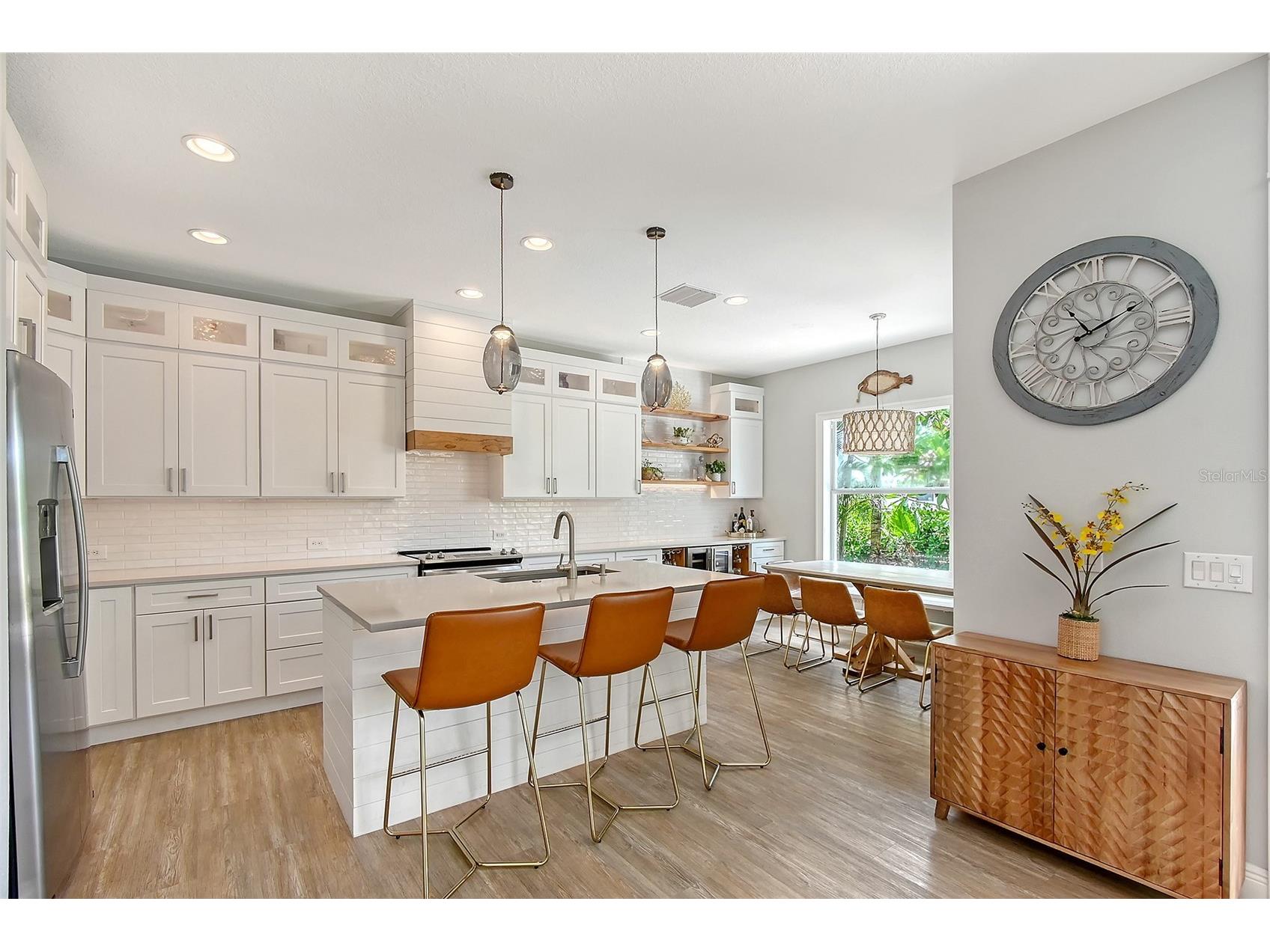 1738 Siesta Drive Sarasota FL 34239 A4692339 image11
