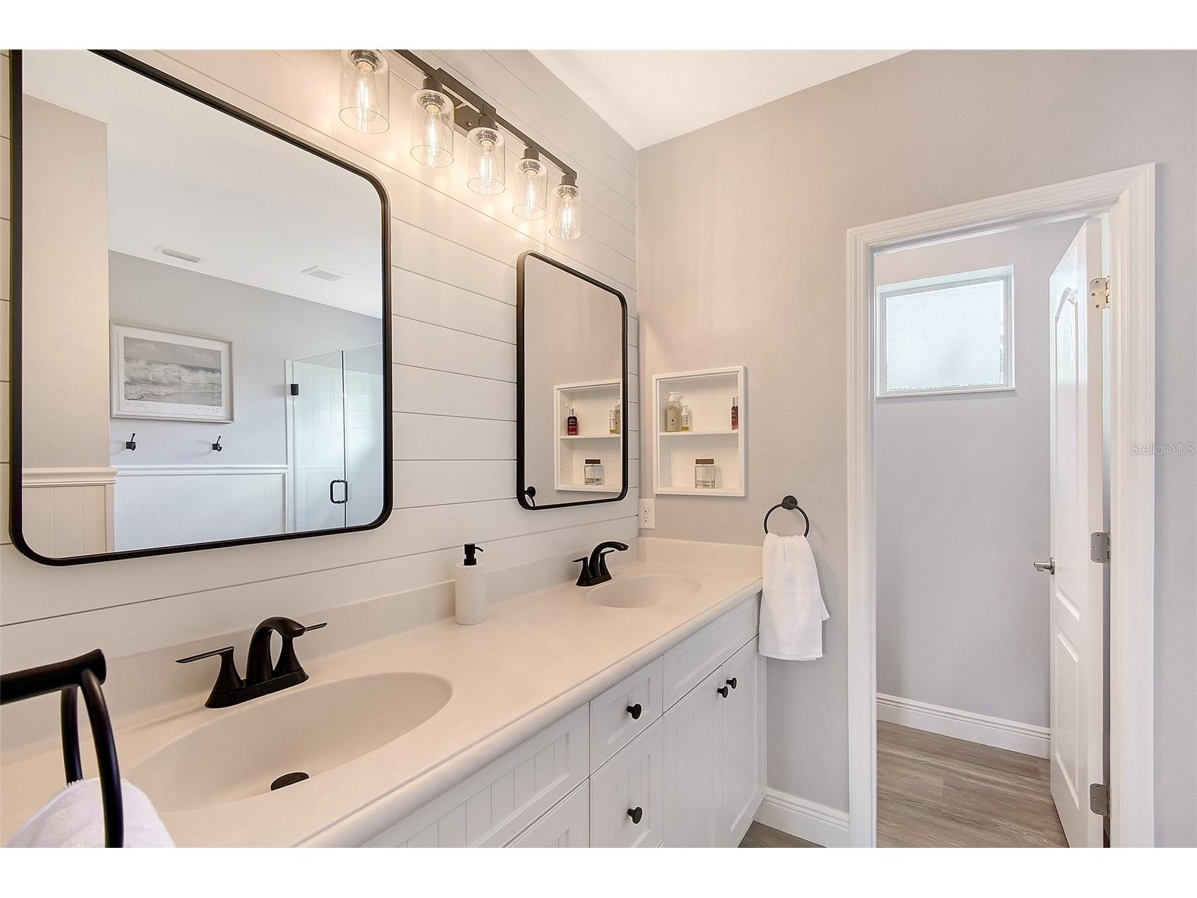 1738 Siesta Drive Sarasota FL 34239 A4692339 image26