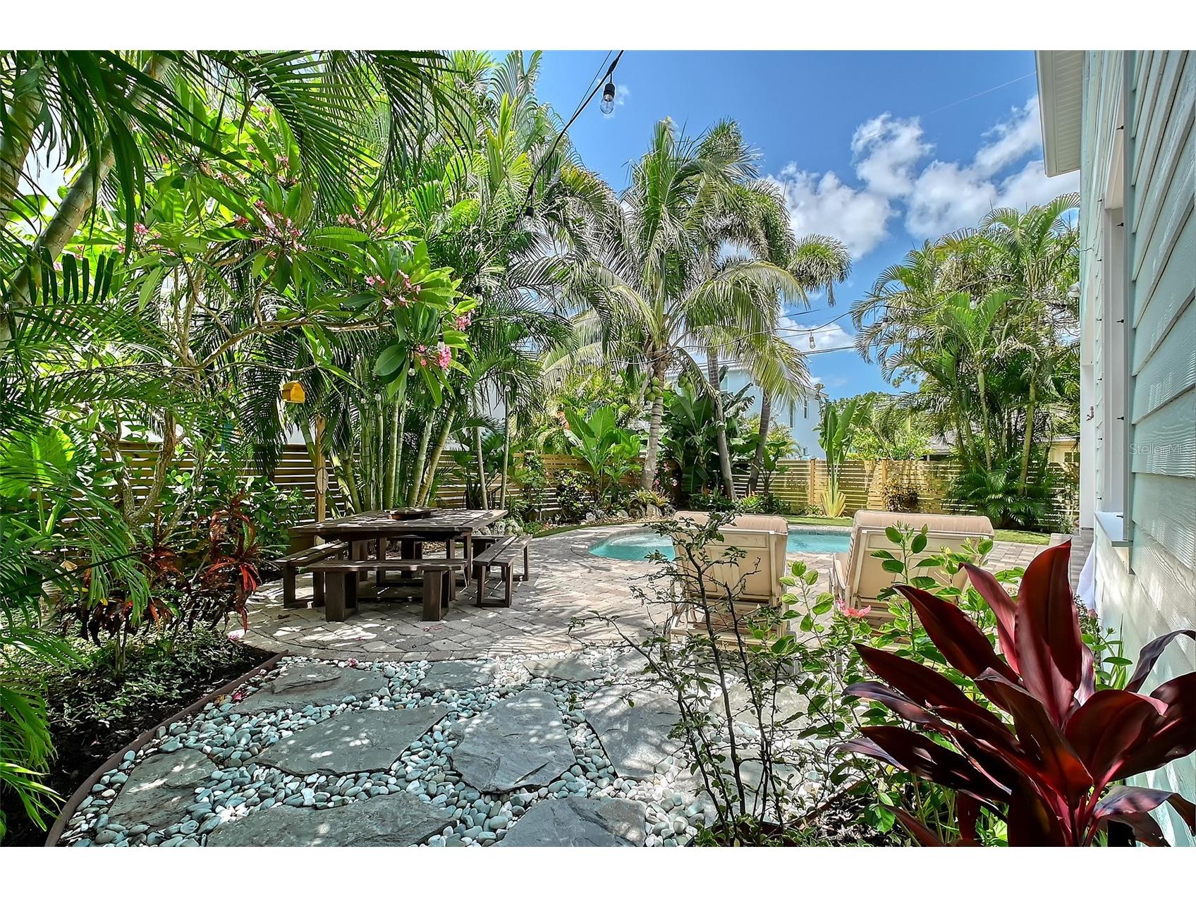 1738 Siesta Drive Sarasota FL 34239 A4692339 image42