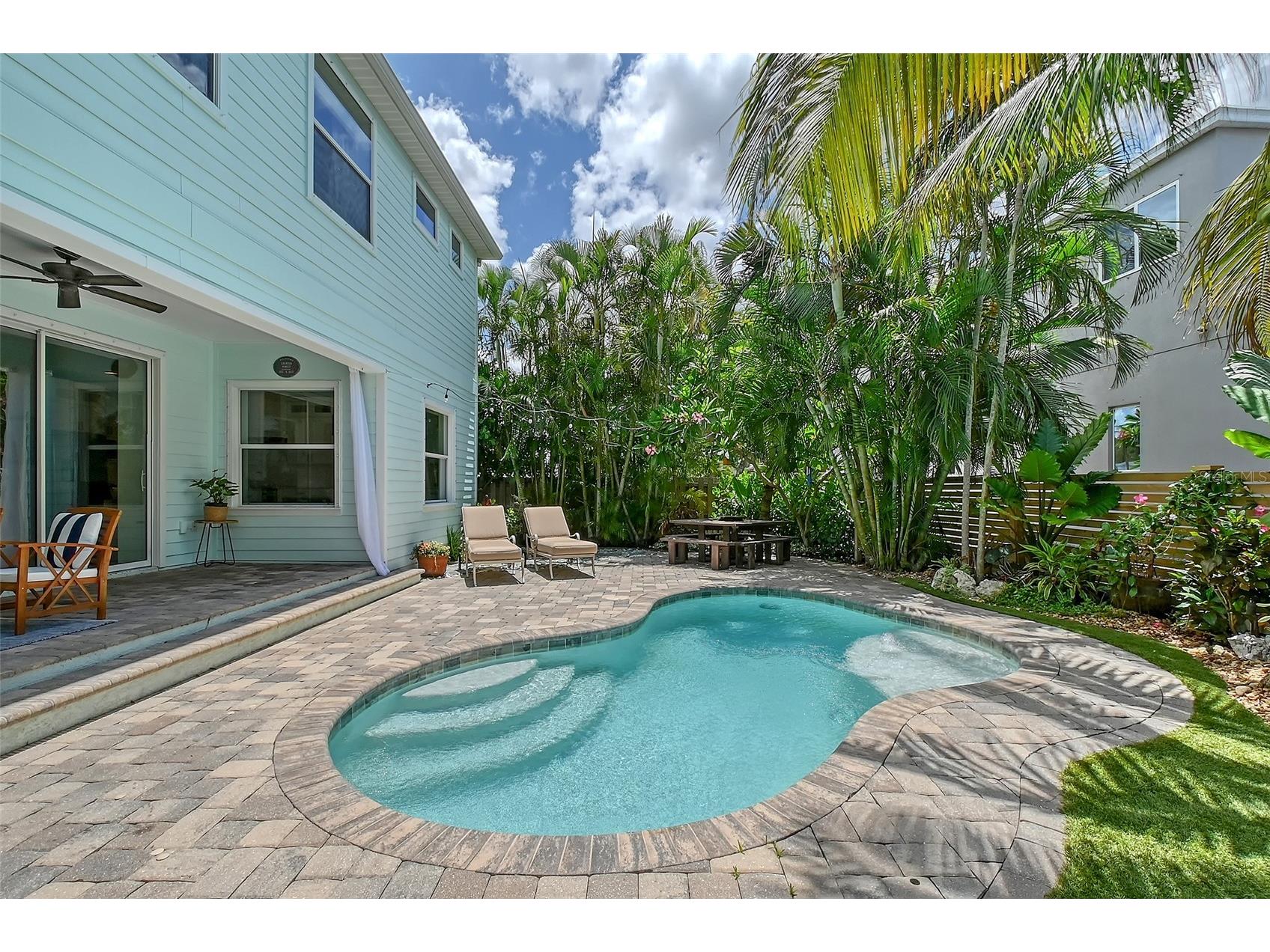 1738 Siesta Drive Sarasota FL 34239 A4692339 image46