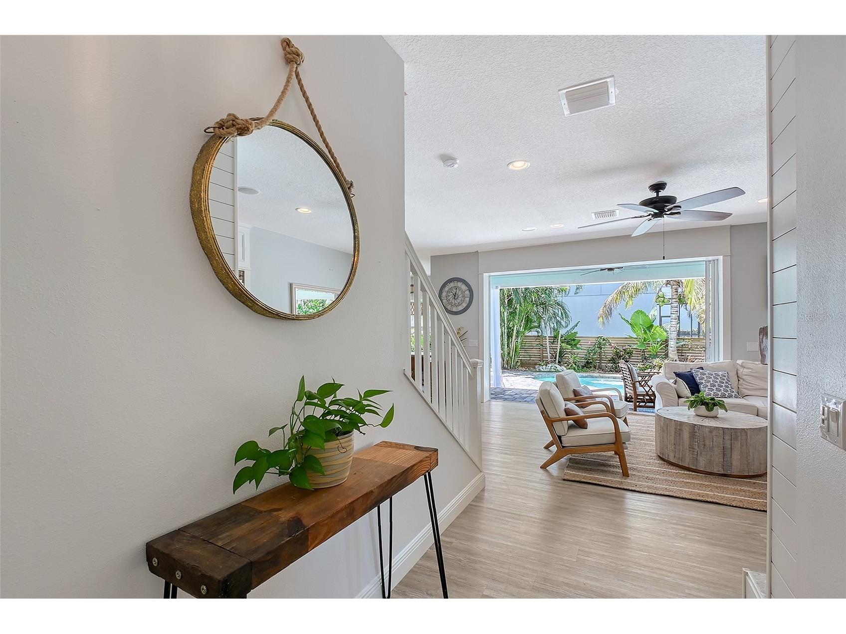 1738 Siesta Drive Sarasota FL 34239 A4692339 image6