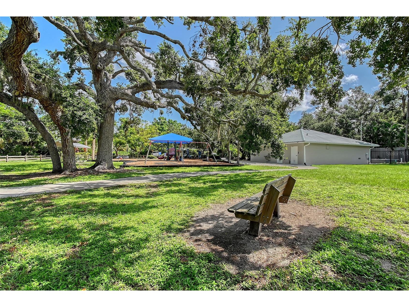 1738 Siesta Drive Sarasota FL 34239 A4692339 image63