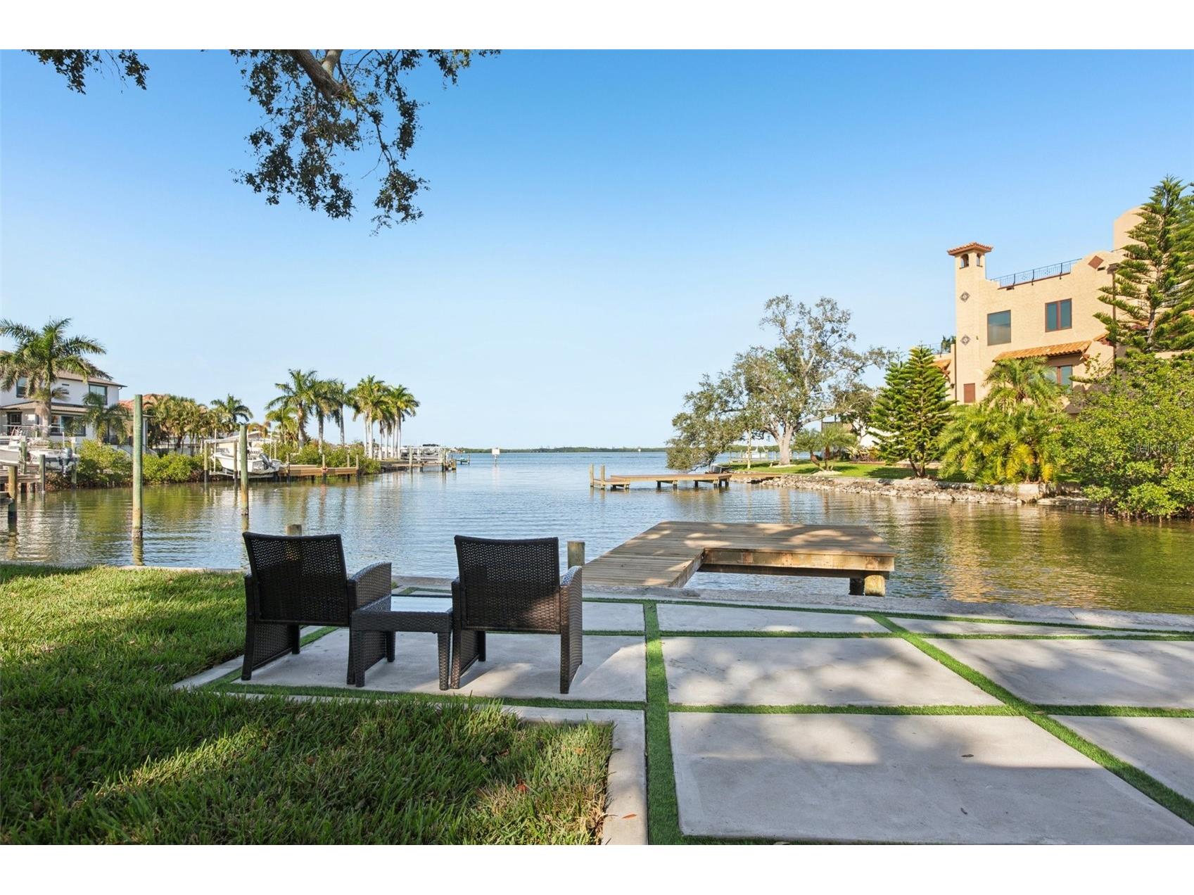 1739 Bayou Grande Boulevard NE Saint Petersburg FL 33703 - TAMPA BAY TB8452465 image1