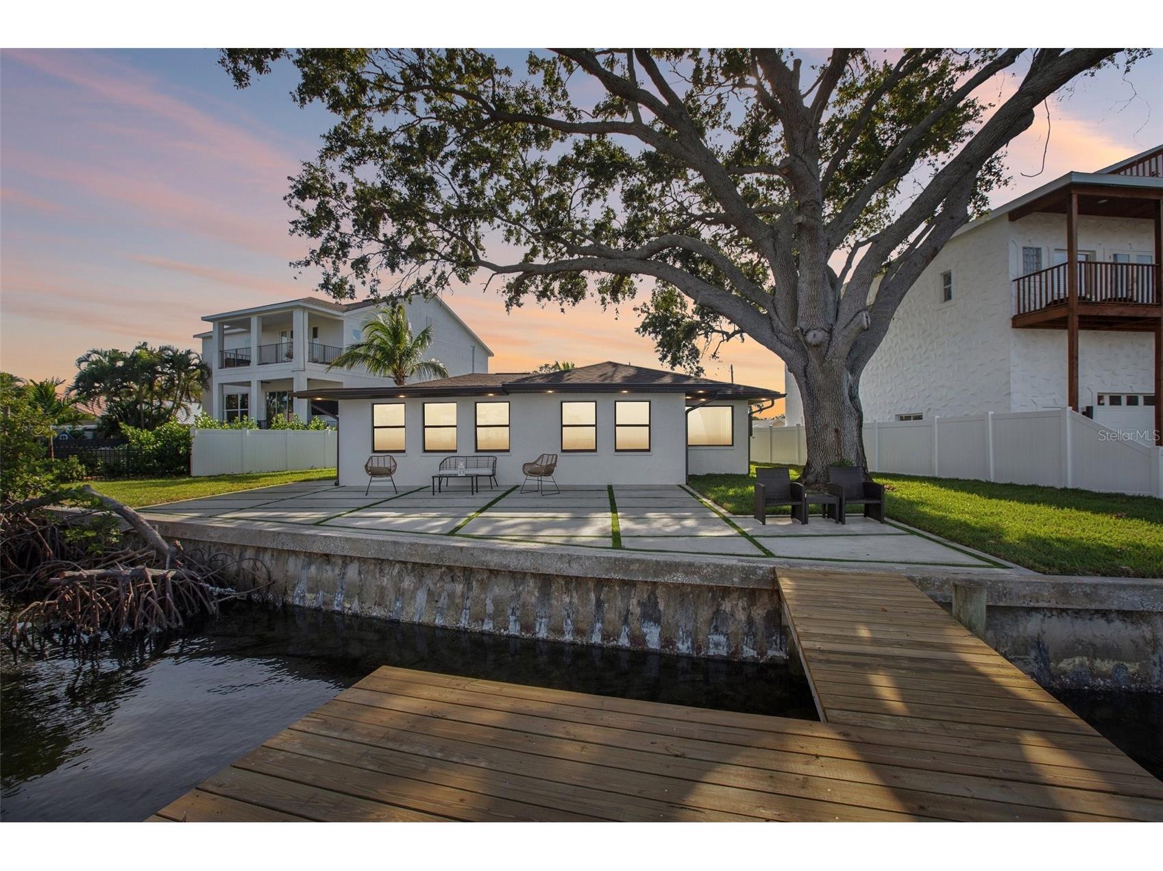 1739 Bayou Grande Boulevard NE Saint Petersburg FL 33703 - TAMPA BAY TB8477722 image3