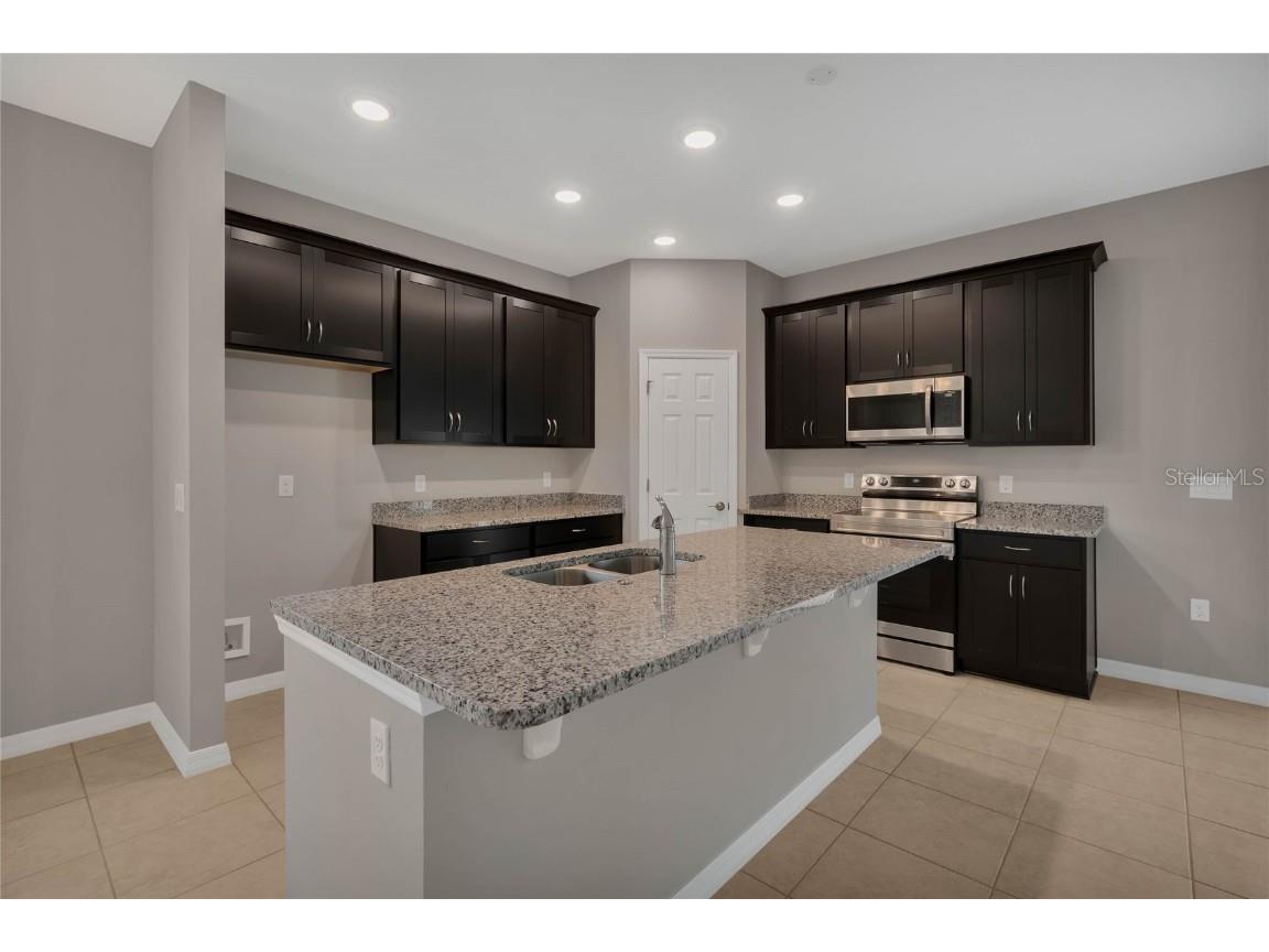 1739 Blue Lagoon Circle Mascotte FL 34753 O6366285 image9