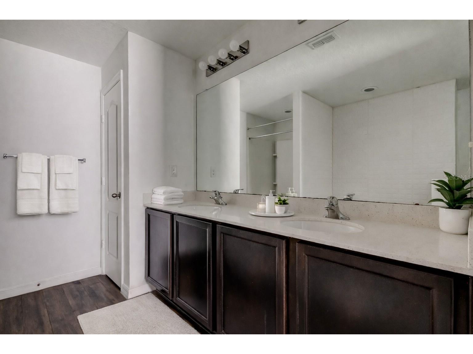 1739 Chatham Green Circle Ruskin FL 33570 TB8426439 image22