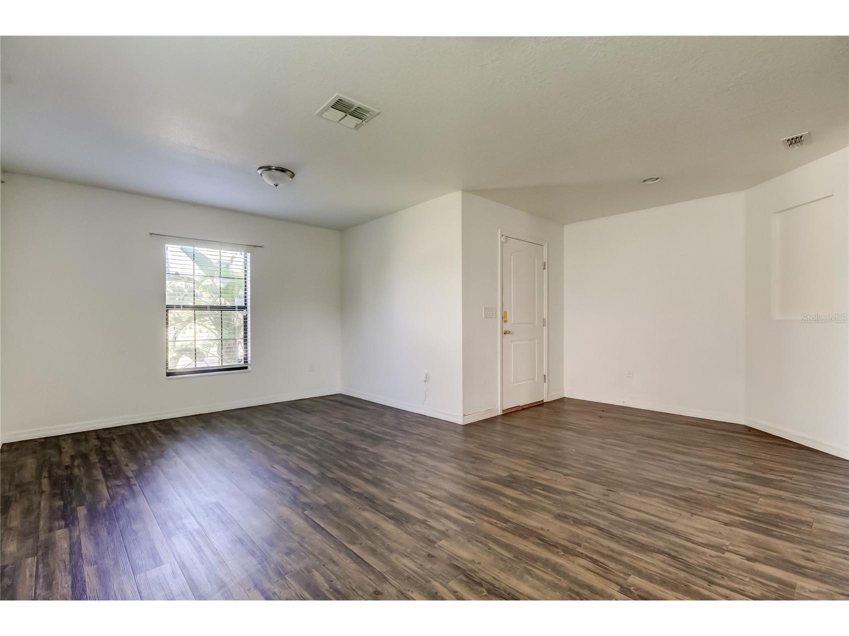 1739 Chatham Green Circle Ruskin FL 33570 TB8426439 image4