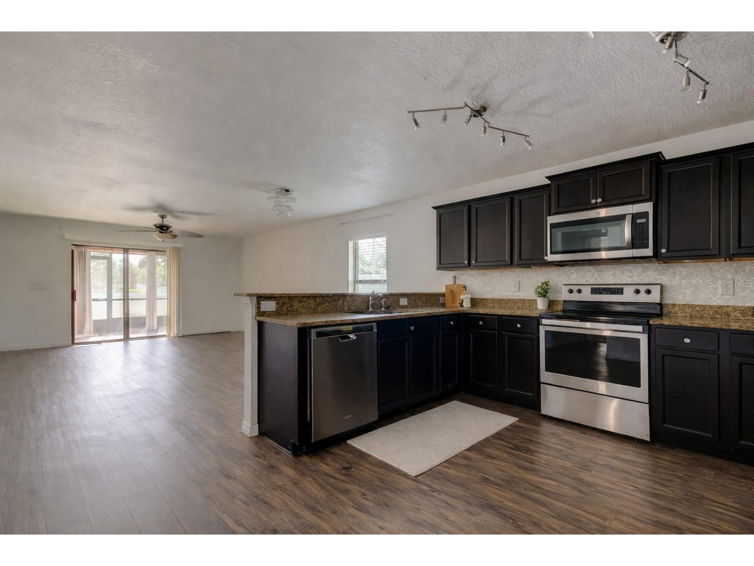 1739 Chatham Green Circle Ruskin FL 33570 TB8426439 image6