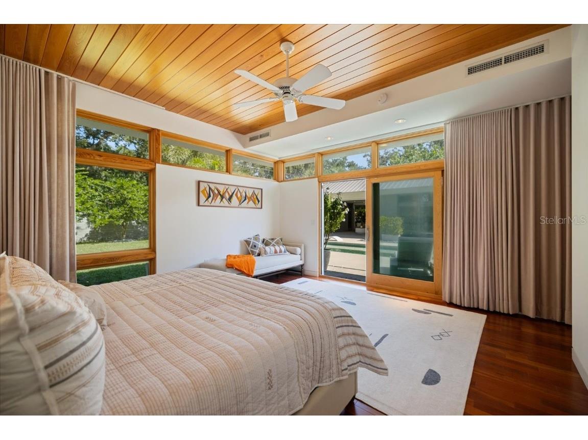 1739 Cherokee Drive Sarasota FL 34239 A4670822 image12