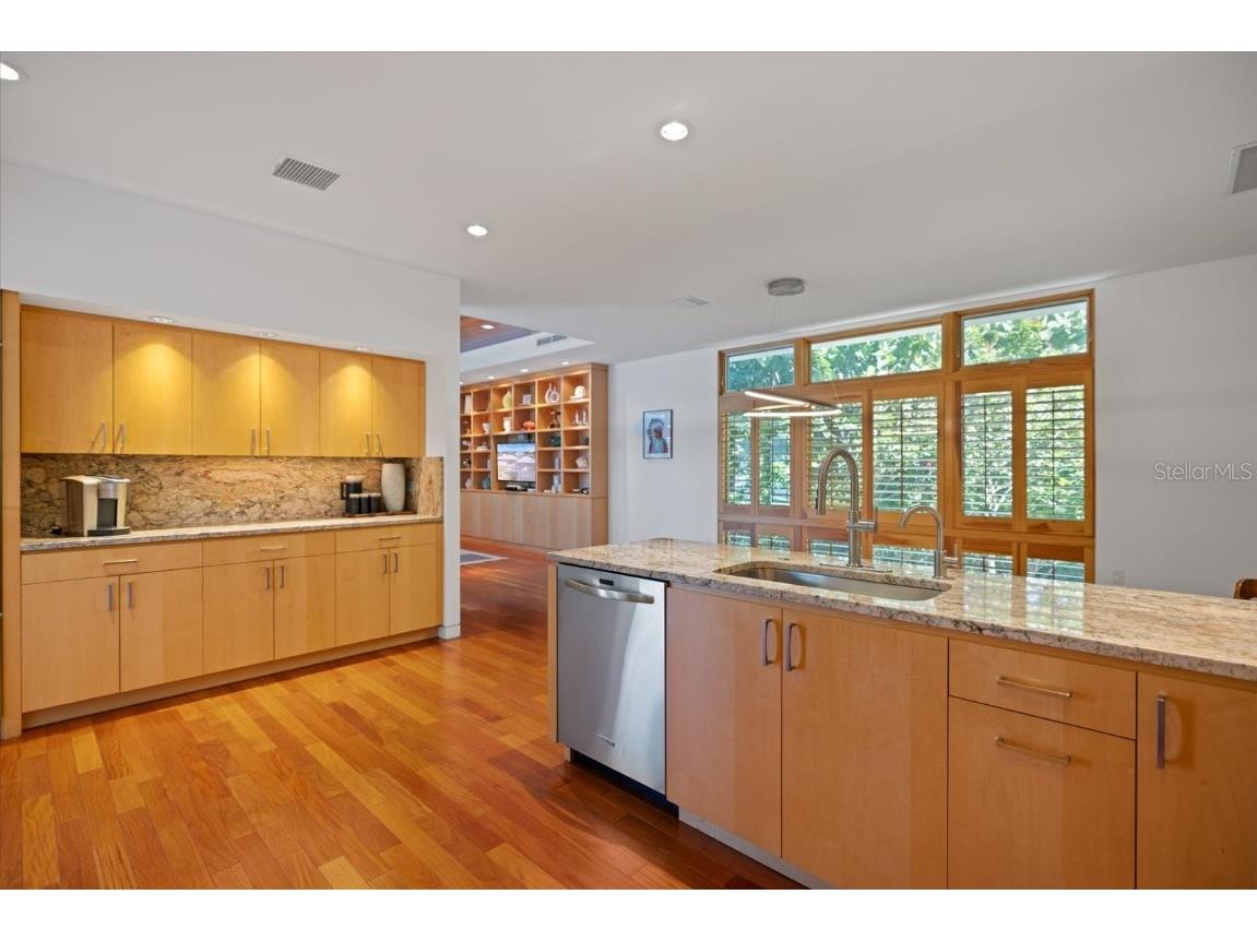 1739 Cherokee Drive Sarasota FL 34239 A4670822 image22