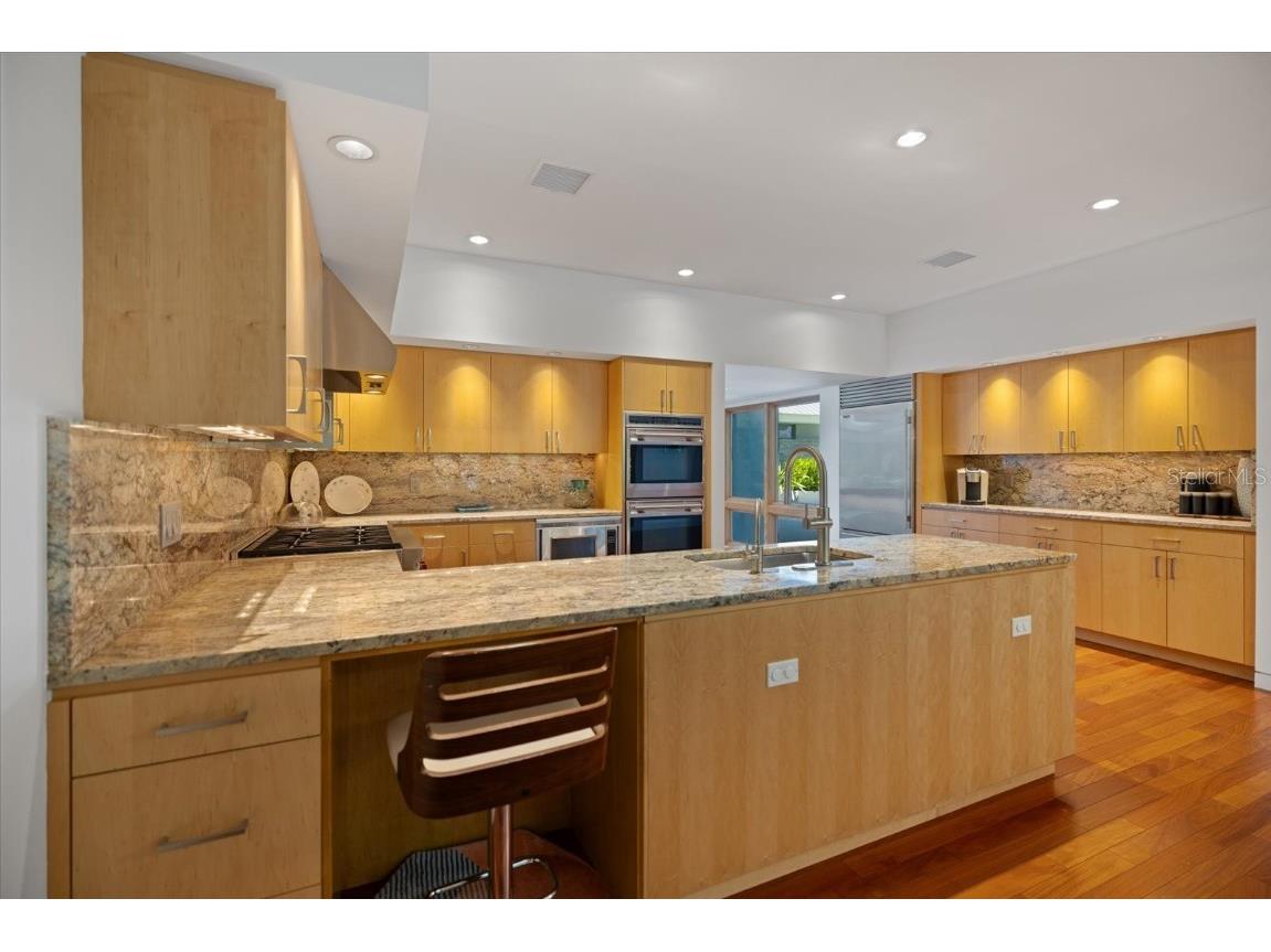 1739 Cherokee Drive Sarasota FL 34239 A4670822 image25