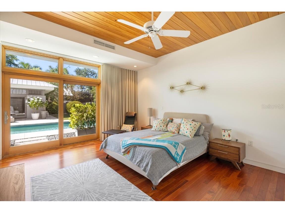 1739 Cherokee Drive Sarasota FL 34239 A4670822 image35