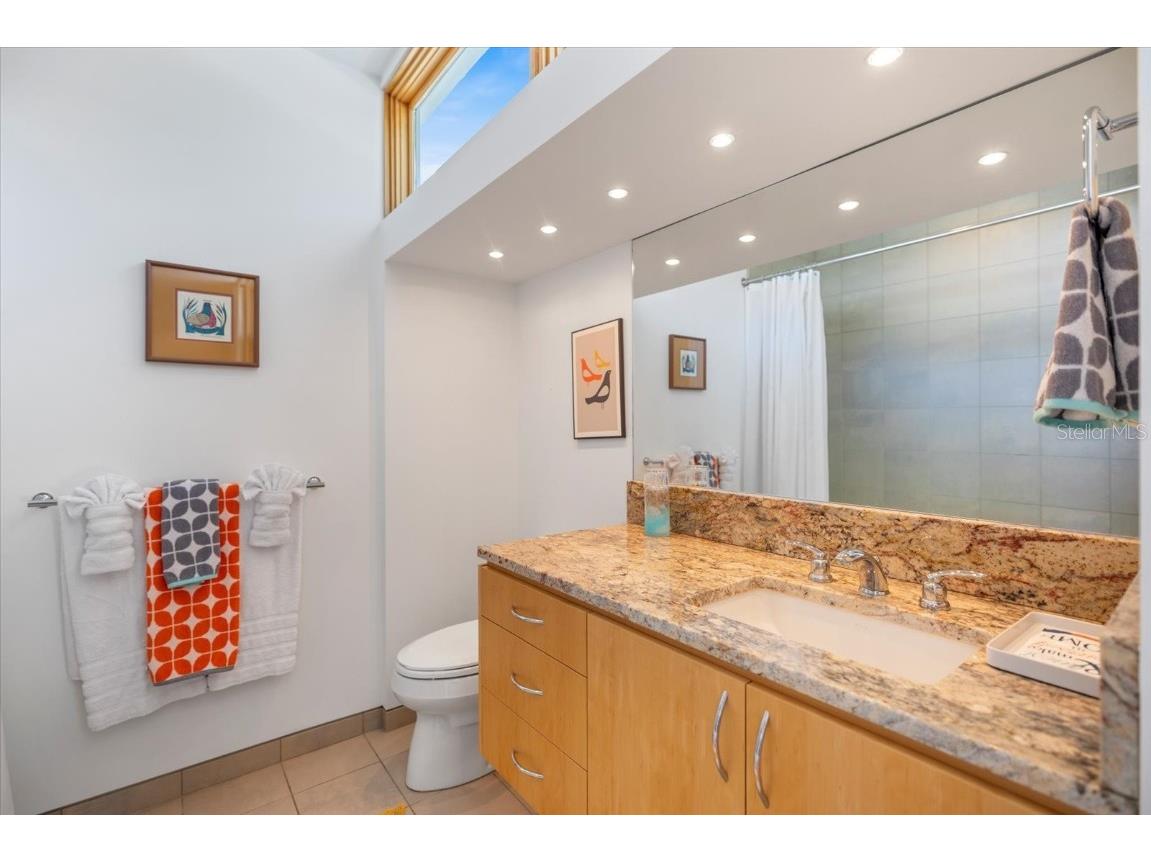 1739 Cherokee Drive Sarasota FL 34239 A4670822 image37