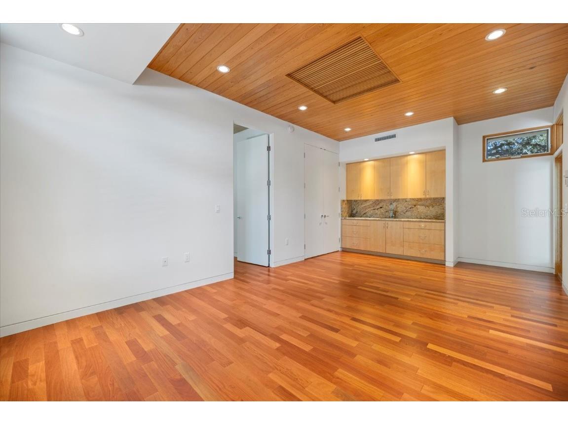 1739 Cherokee Drive Sarasota FL 34239 A4670822 image42