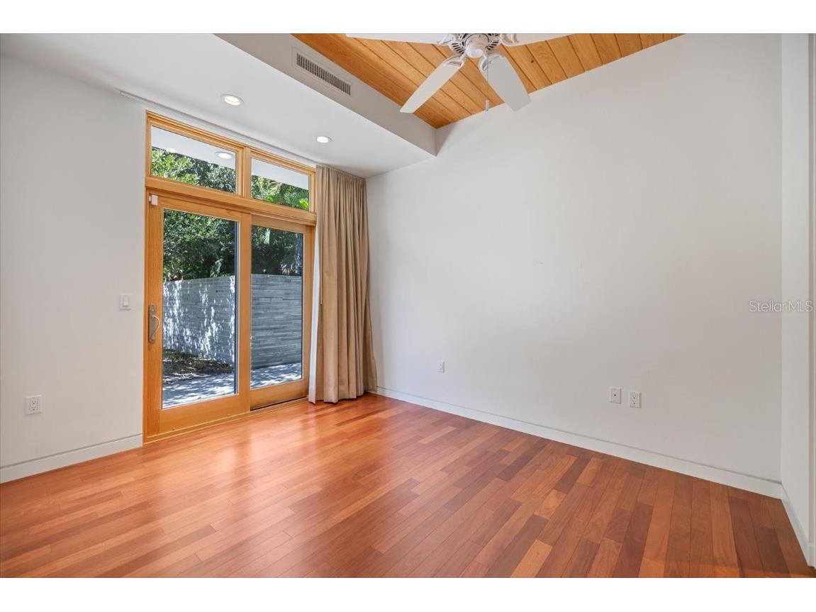 1739 Cherokee Drive Sarasota FL 34239 A4670822 image43