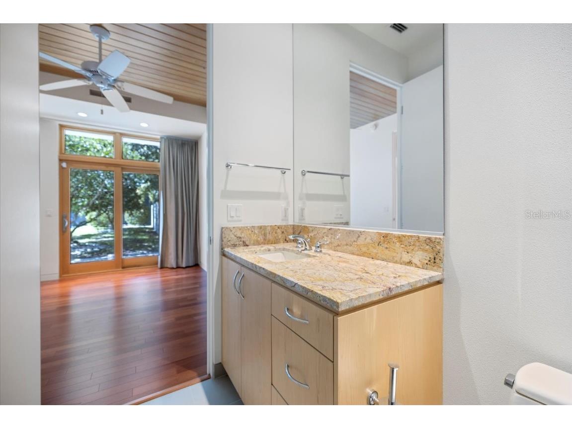 1739 Cherokee Drive Sarasota FL 34239 A4670822 image46