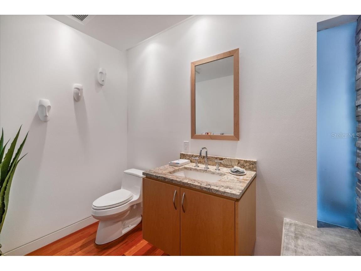 1739 Cherokee Drive Sarasota FL 34239 A4670822 image47