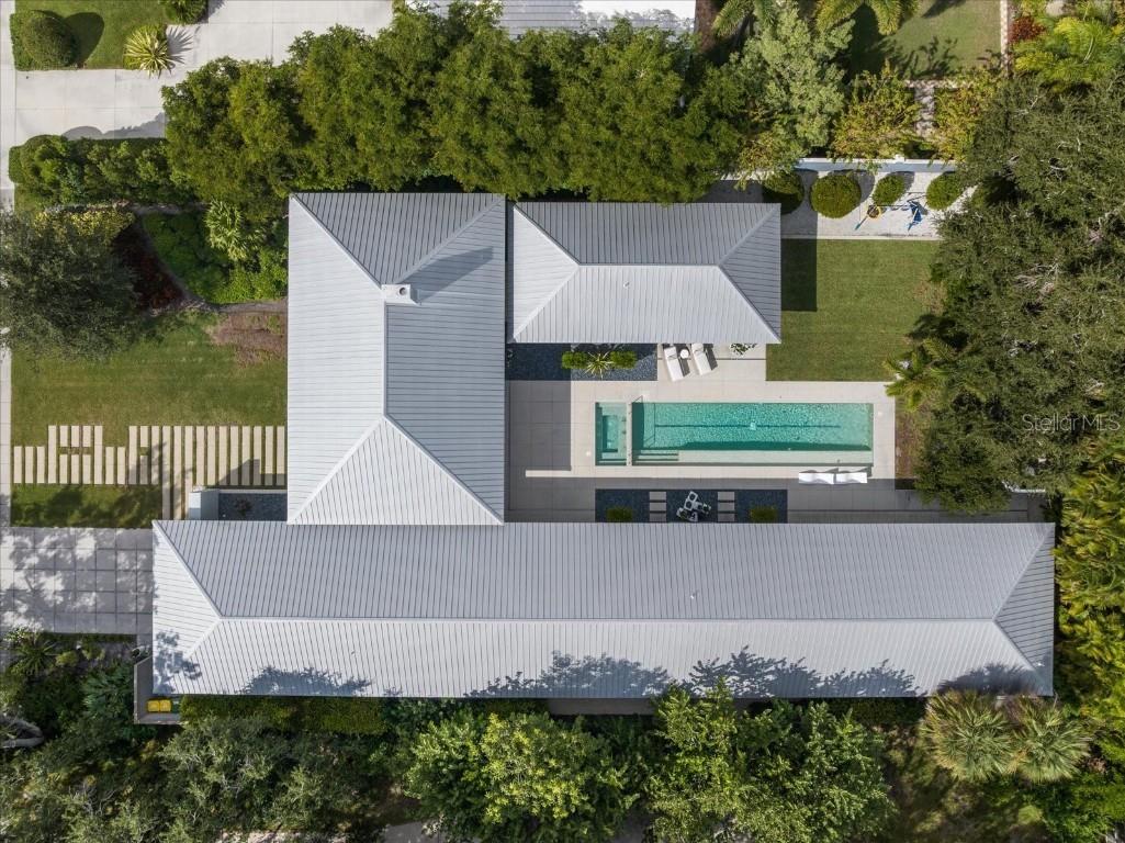 1739 Cherokee Drive Sarasota FL 34239 A4670822 image5