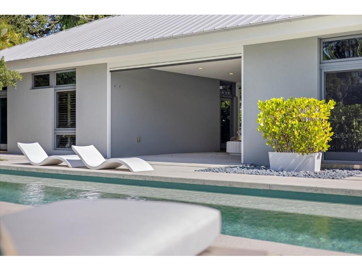 1739 Cherokee Drive Sarasota FL 34239 A4670822 image55