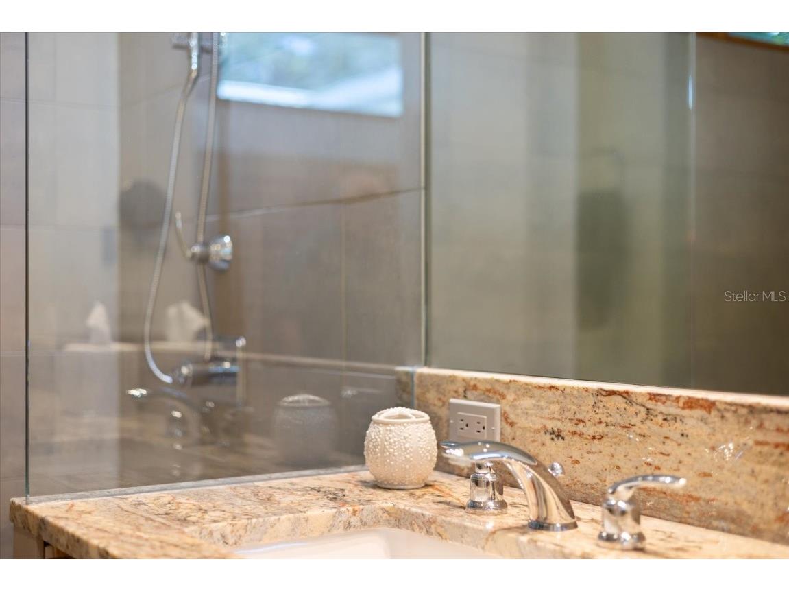 1739 Cherokee Drive Sarasota FL 34239 A4670822 image57