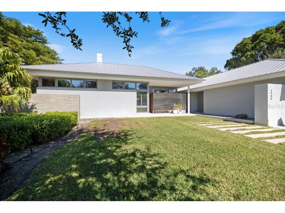 1739 Cherokee Drive Sarasota FL 34239 A4670822 image72