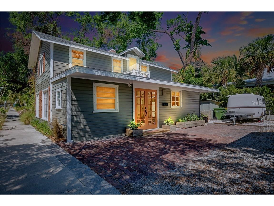 1739 Oak Street Sarasota FL 34236 A4644400 image1