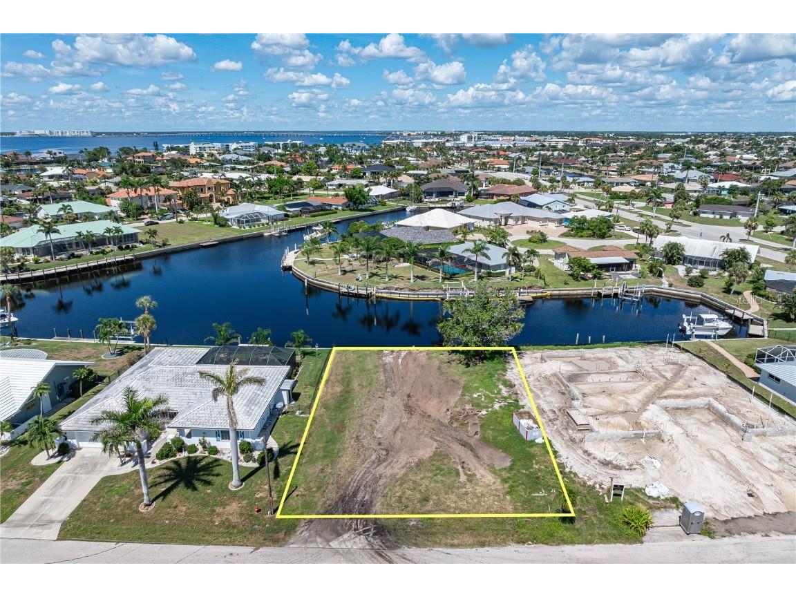 174 Crescent Drive Punta Gorda FL 33950 - GROUPER COVE CANAL C7513726 image1