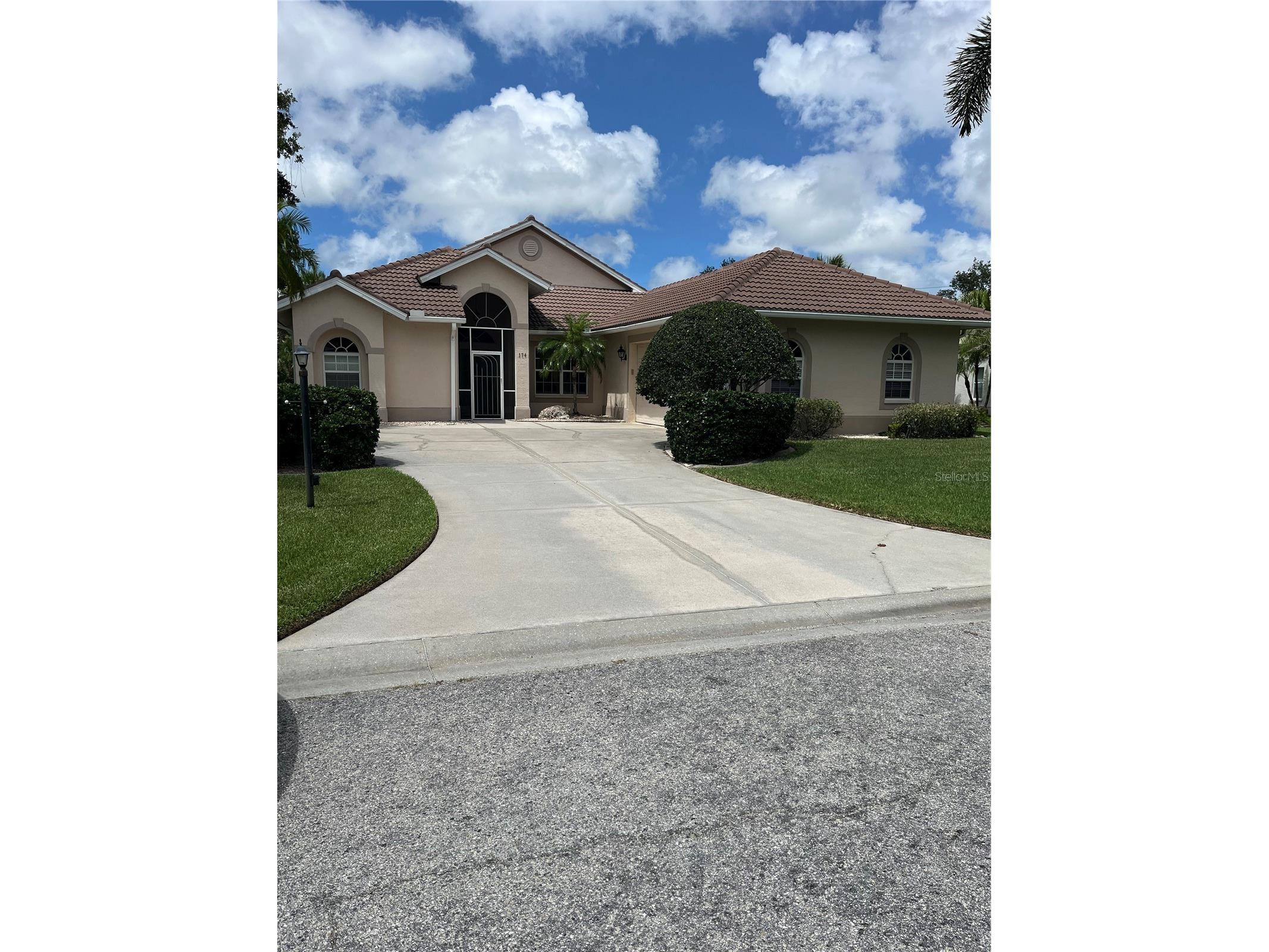 174 Grand Oak Circle Venice FL 34292 A4696962 image1