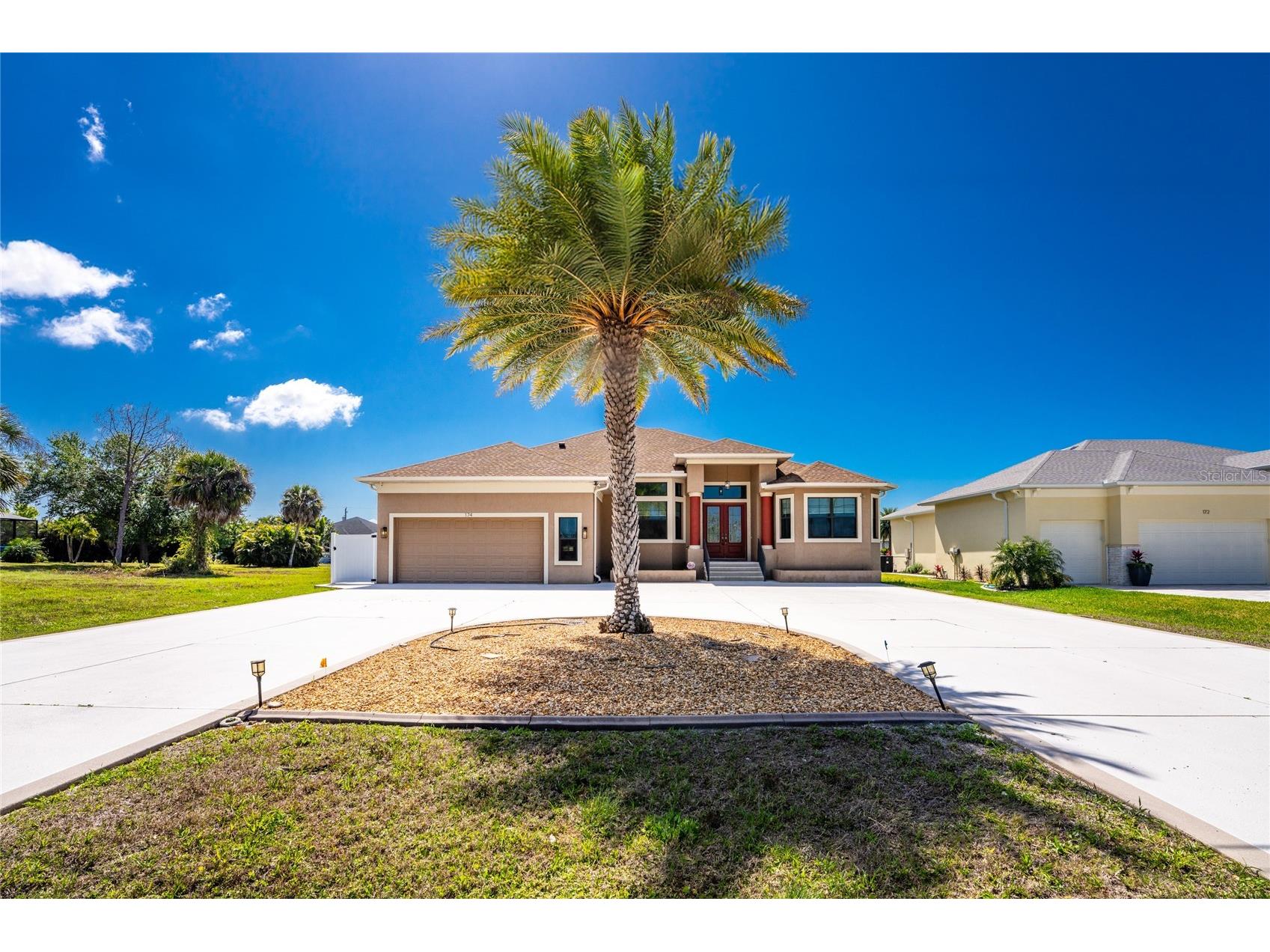 174 Rotonda Boulevard E Rotonda West FL 33947 D6146419 image1
