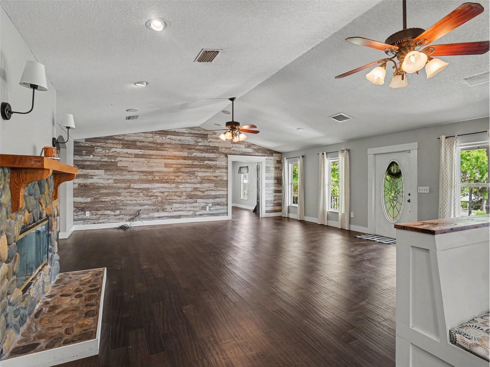 1740 Bayshore Drive Terra Ceia FL 34250 TB8494733 image15