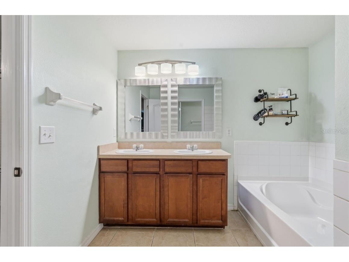 1740 Bonita Bluff Court Ruskin FL 33570 OM715049 image28