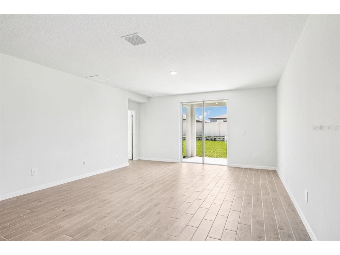 1740 Brekey Way Zephyrhills FL 33541 O6311916 image5