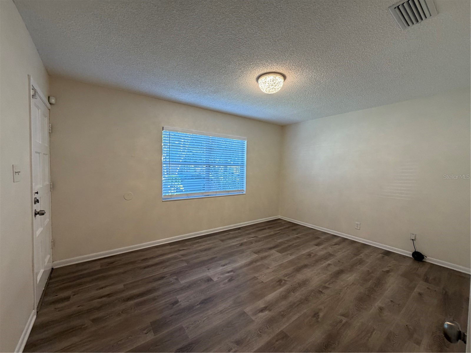1740 W Walnut Street Tampa FL 33607 TB8493196 image3