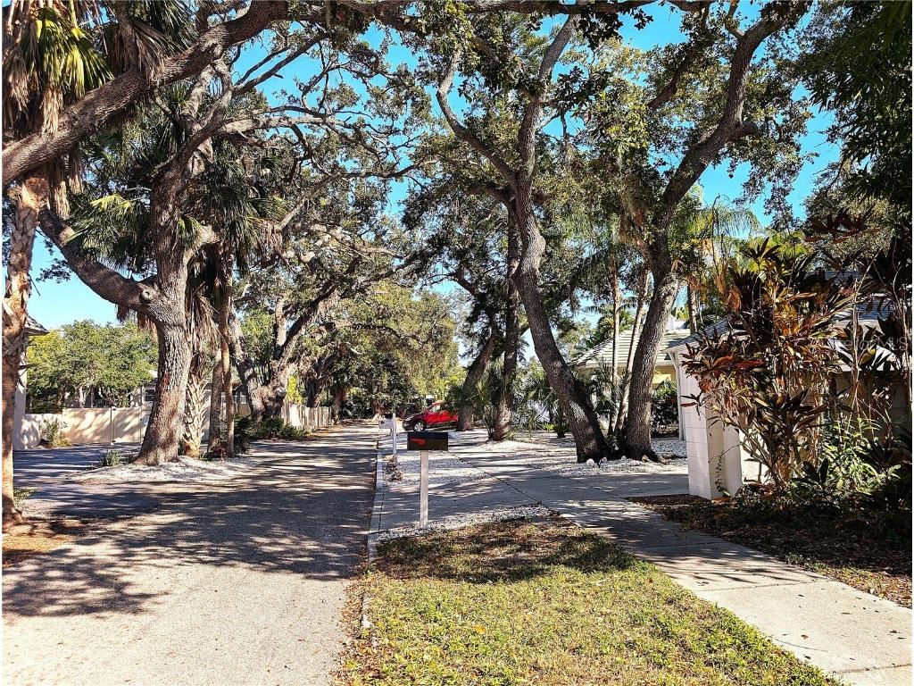 1740 Wisconsin Lane Sarasota FL 34239 N6139744 image16