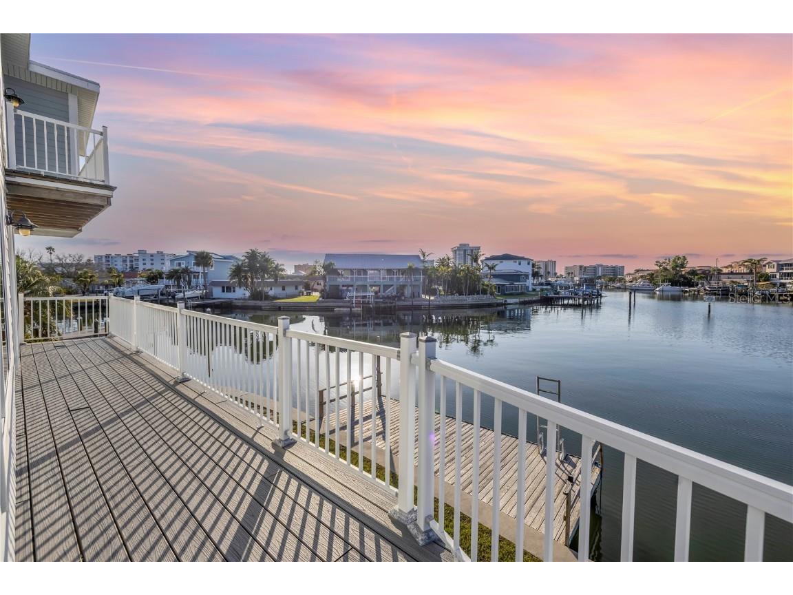 17408 1st Street E Redington Shores FL 33708 TB8333728 image1
