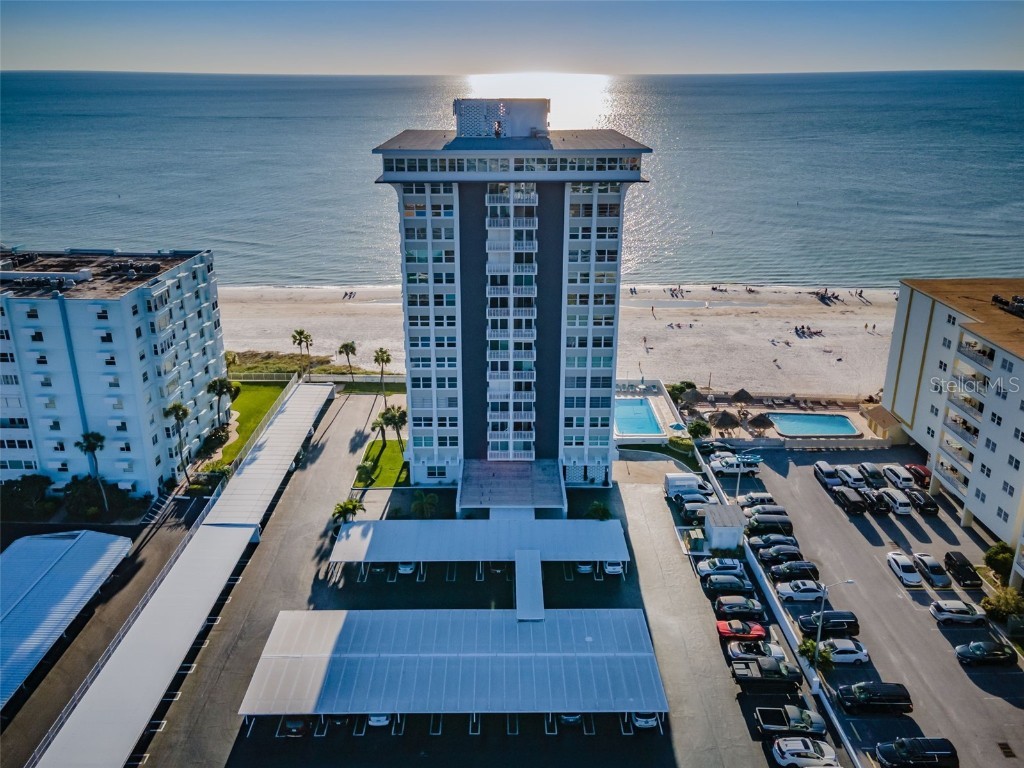 17408 Gulf Boulevard #304 Redington Shores FL 33708 - GULF OF MEXICO U8199533 image1