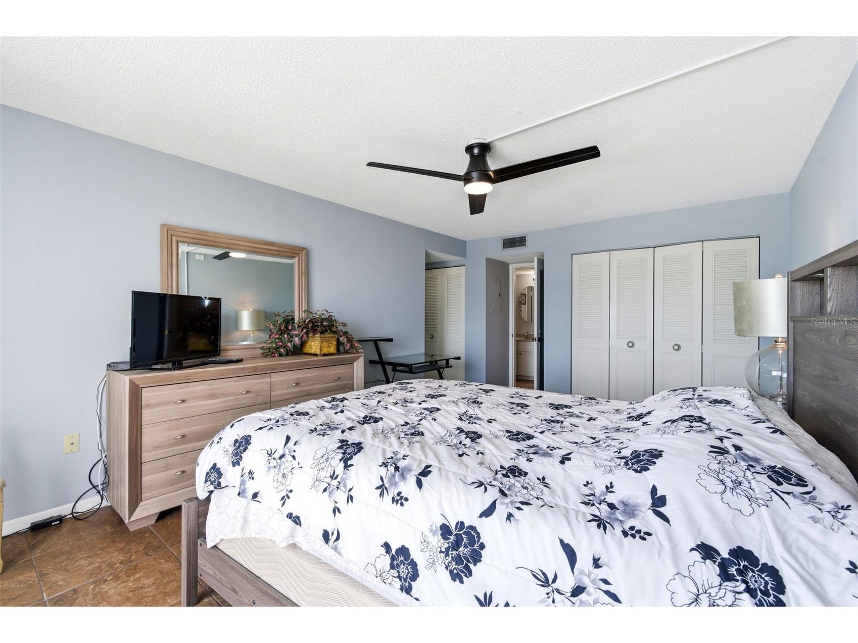 17408 Gulf Boulevard #403 Redington Shores FL 33708 - GULF OF MEXICO TB8514699 image41