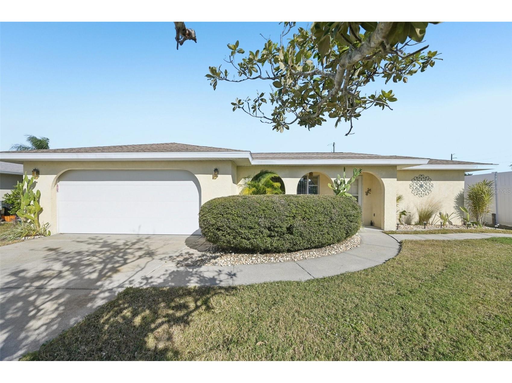 1741 Bayonne Street Sarasota FL 34231 A4675033 image1