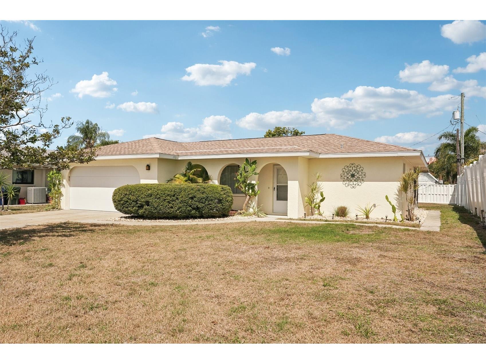 1741 Bayonne Street Sarasota FL 34231 A4684811 image1