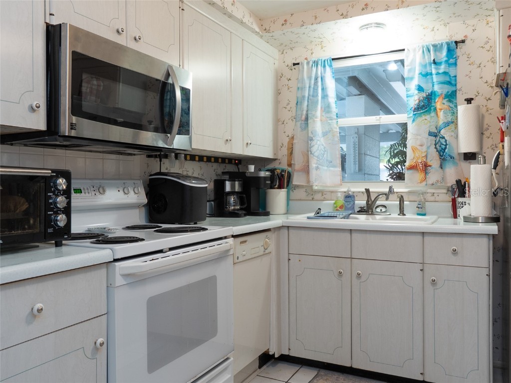 1741 Caribbean Circle #13 Venice FL 34293 A4665476 image7