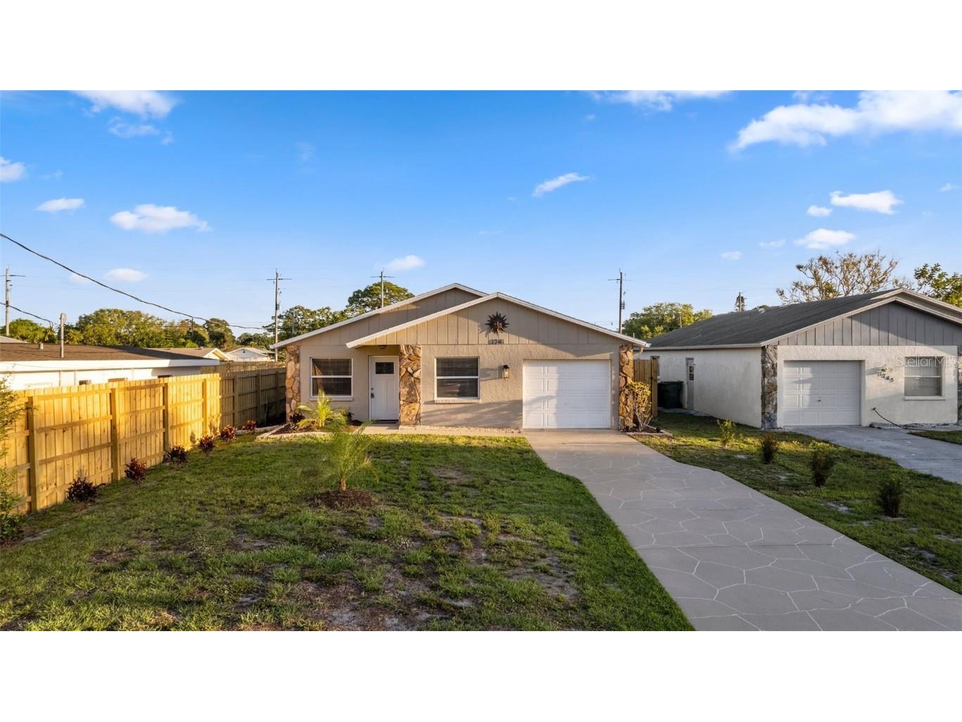 1741 Mova Street Sarasota FL 34231 A4599556 image1