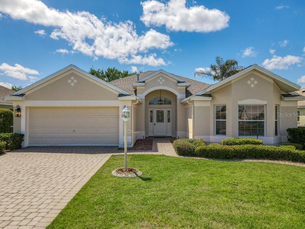 1741 Oak Forest Drive The Villages FL 32162 U8202153 image1